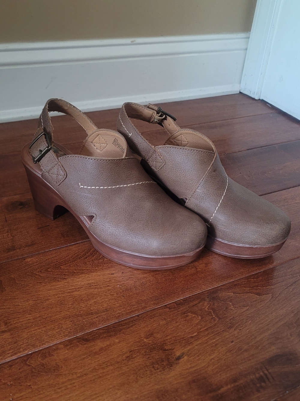 b.o.c. Cecila Brown Leather Slingback Platform Clogs Heel Size 9